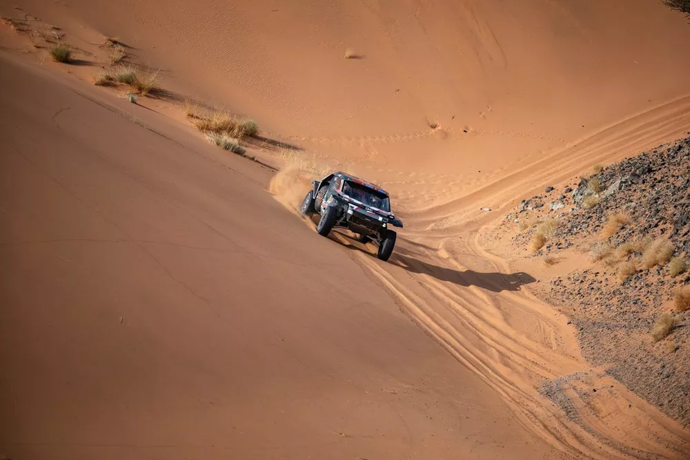 #200 The Dacia Sandriders Dacia: Nasser Al-Attiyah, Edouard Boulanger