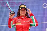 F1 Academy: triple podio de Marta Garc&iacute;a en Barcelona; m&aacute;s l&iacute;der