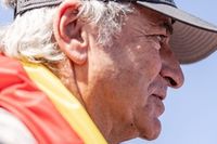 Todos los pilotos espa&ntilde;oles del Dakar 2026: coches, motos y todas las categor&iacute;as