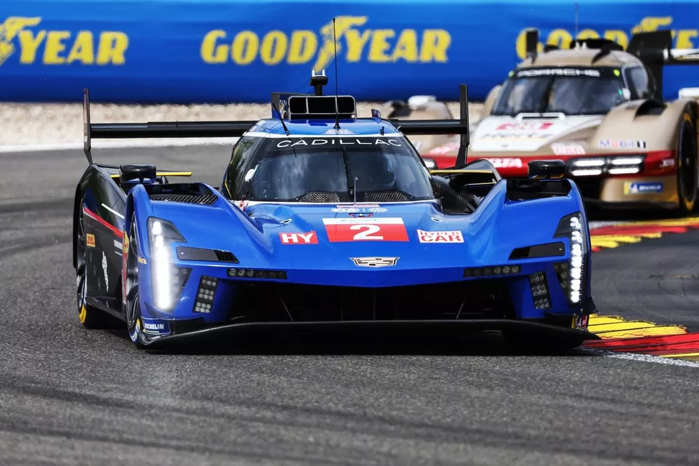 #2 Cadillac Racing Cadillac V-Series.R: Earl Bamber, Alex Lynn