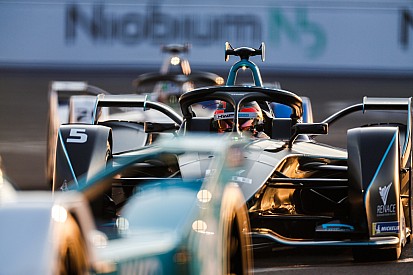 Kemény menetben volt része a HWA-nak, de Paffett és Vandoorne is célba ért