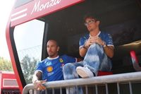 Leclerc quiere m&aacute;s consistencia en el Ferrari; Hamilton pide revisar los cambios hechos