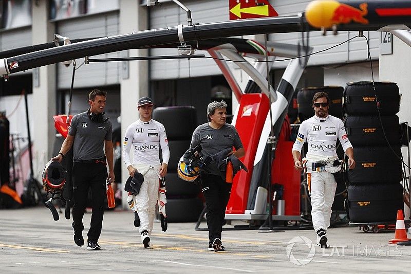 Stoffel Vandoorne, McLaren, Fernando Alonso, McLaren