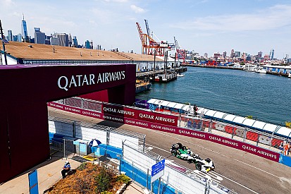 New York ePrix: Olaylı ilk antrenmanın lideri di Grassi
