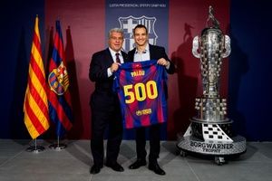 Palou, homenajeado por el Barça, reafirma su futuro en la IndyCar sobre la F1