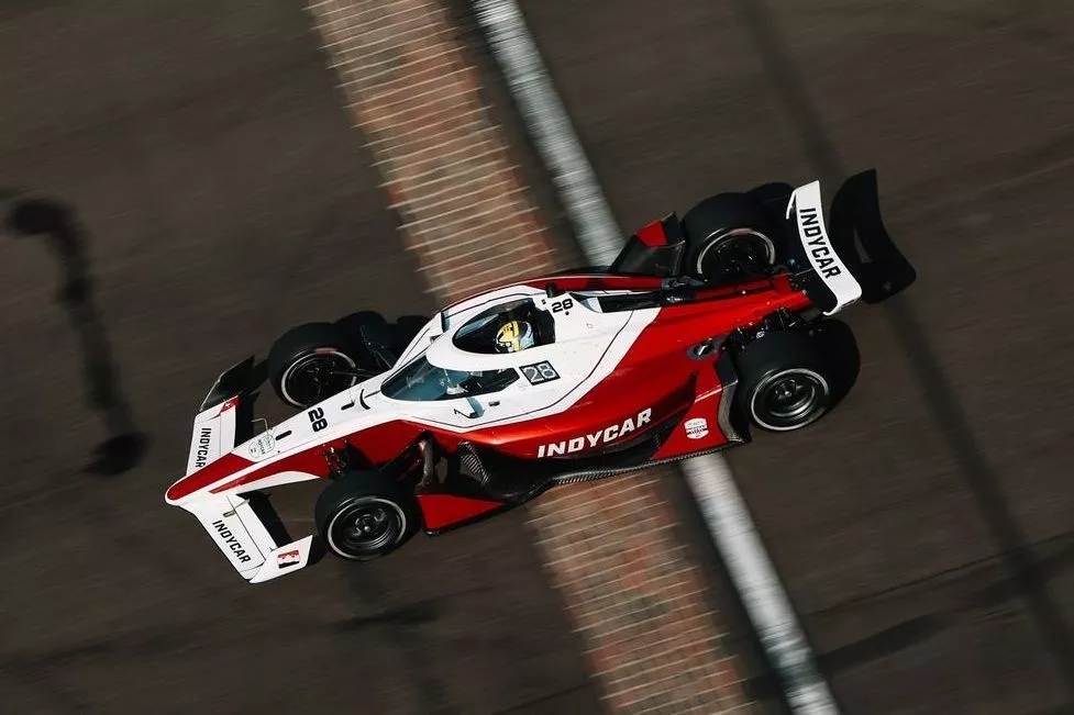 INDYCAR IR-28 prueba en &oacute;valo en Indian&aacute;polis