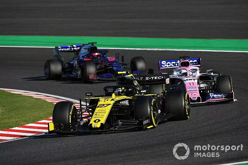 Nico Hulkenberg, Renault F1 Team R.S. 19, devant Sergio Perez, Racing Point RP19, et Daniil Kvyat, Toro Rosso STR14