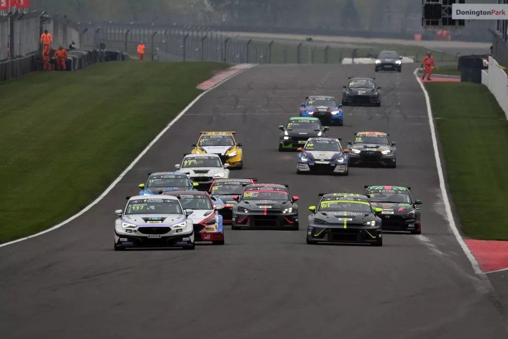 race 3 start shepherd leads