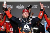 Los líderes chocan y William Byron gana Daytona 500 por segunda vez consecutiva