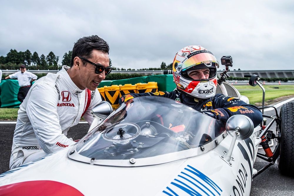 フェルスタッペン、メキシコでデモ走行するホンダF1初優勝マシン”RA272