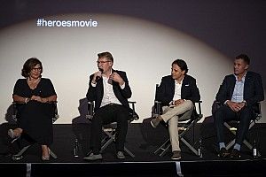 Estrellas tomaron la alfombra roja para la premier de "Héroes"