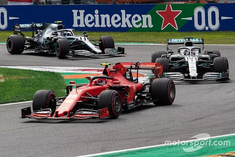 Charles Leclerc, Ferrari SF90 leads at the start