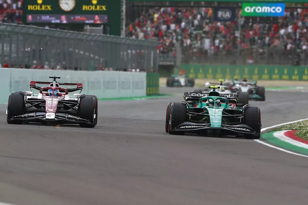 Sebastian Vettel, Aston Martin AMR22, Valtteri Bottas, Alfa Romeo C42