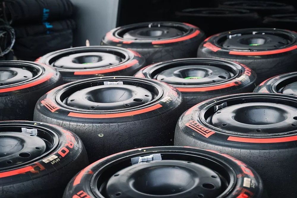 Neum&aacute;ticos Pirelli F1 desgastados