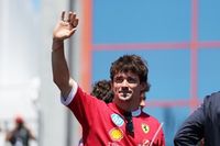 F1: Após decepção em Ímola, Leclerc faz 'lanchinho' no McDonald's com Ferrari avaliada em R$5 milhões