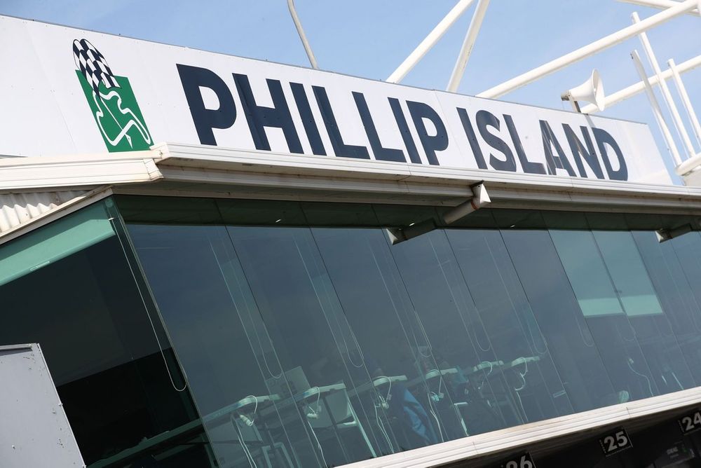 Phillip Island pit building