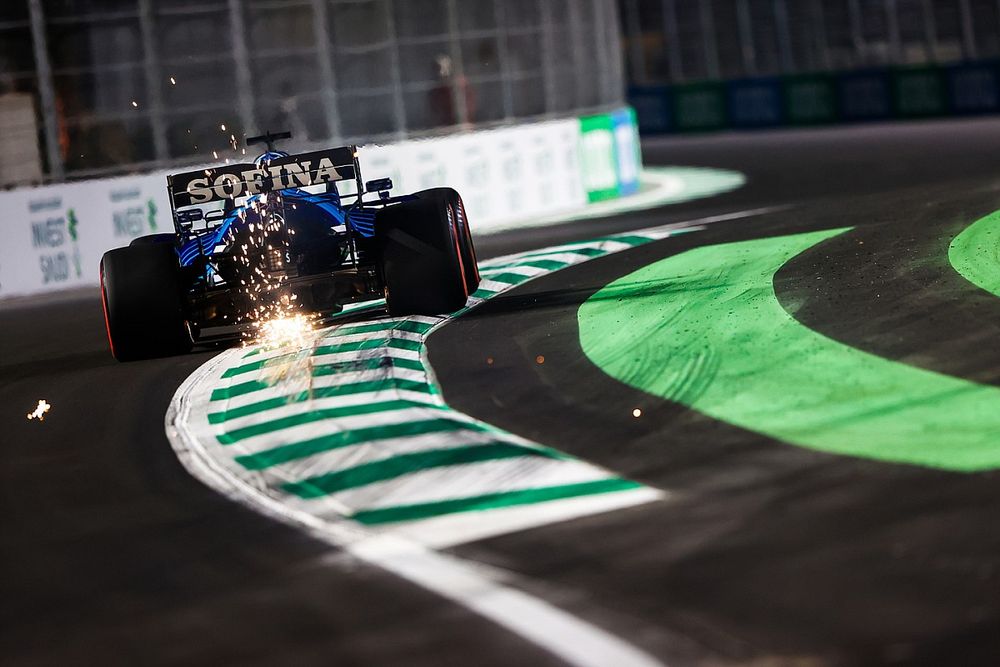 Sparks kick up from George Russell, Williams FW43B