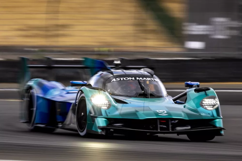 Aston Martin Valkyrie, test en Silverstone