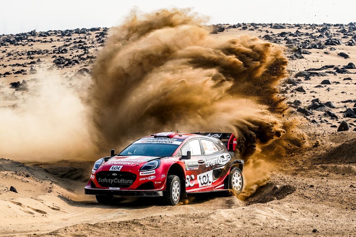 WRC Saudi Arabia: Martins Sesks leads after dramatic, puncture-filled day