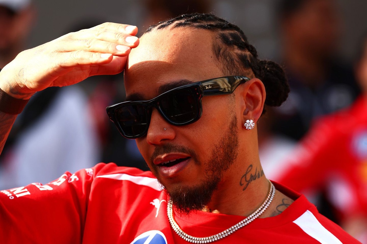 Lewis Hamilton: FIA must “take care” of Mercedes engine trick