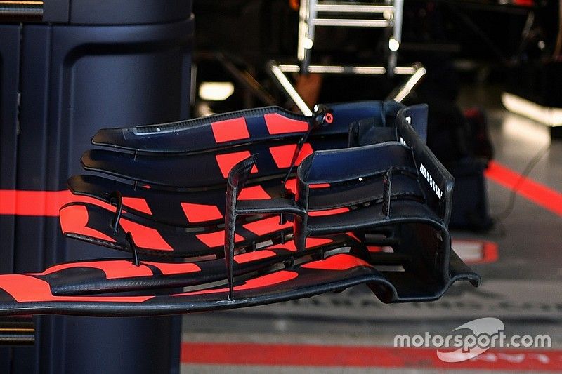 Red Bull Racing RB13 front wing detail