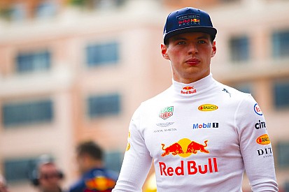 Webber: "Nunca vi tanta decepção em Verstappen"