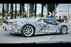 La nuova Lamborghini V12 ibrida sorpresa su strada a Lecce