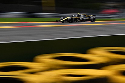 Sainz obligado a remontar en Bélgica