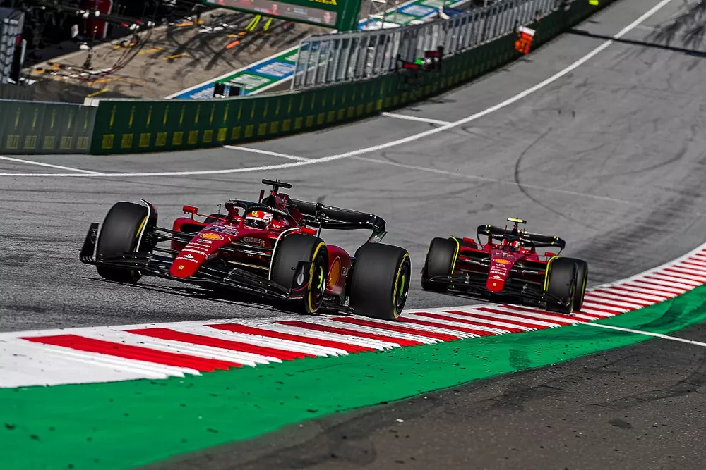 Charles Leclerc, Ferrari Ferrari F1-75 , Carlos Sainz Ferrari F1-75 