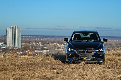 Галерея: оновлений та яскравий кросовер Mazda CX-3