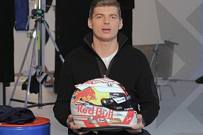 Verstappen dévoile un casque new look pour 2019