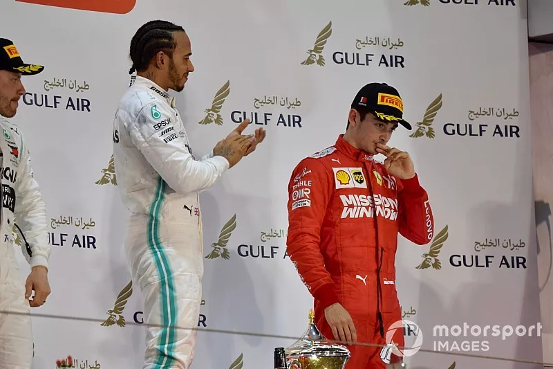 Podio: ganador Lewis Hamilton, Mercedes AMG F1, y el tercer lugar Charles Leclerc, Ferrari