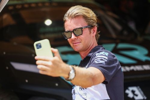 Rosberg: "Antonelli tiene un talento al nivel de Verstappen"