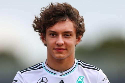 Vai bombar? Antonelli confessa dificuldades para equilibrar calendário da F1 e estudos