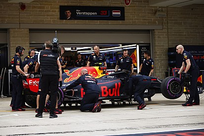 Ricciardo, sıralamalardan önce bordürlerden uzak durması konusunda uyarılmış