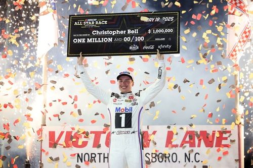 NASCAR All-Star: Bell gana tras una batalla llena de contactos