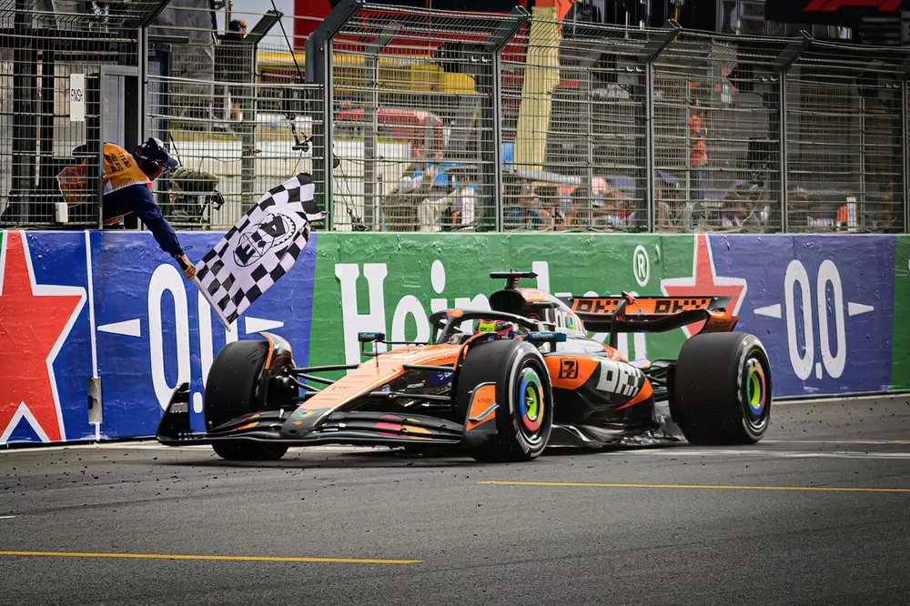 Race winner Oscar Piastri, McLaren