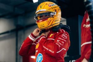 すーさん…ルイス・ハミルトンとニコ・ロズベルグ直筆サイン入り超 大型写真… 半分意識が飛んでたよ！」ロズベルグ、旧友ハミルトンの狂人