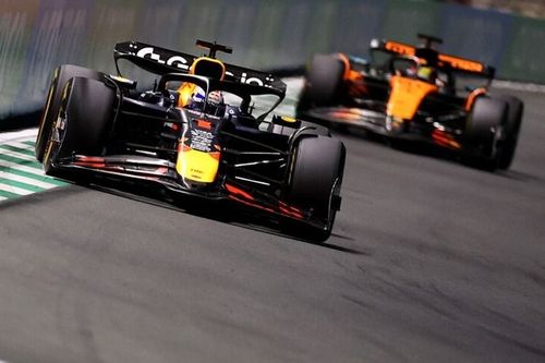 F1: Ex-diretor da Red Bull afirma que decisão de Verstappen de não devolver posição foi errada