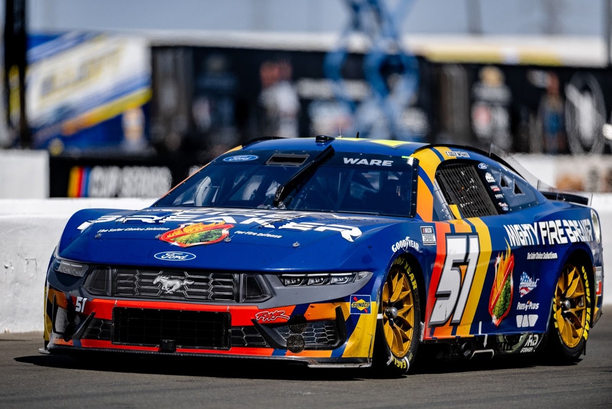 NASCAR приостанавливает двух членов экипажа для Cody Ware Loose Wheel