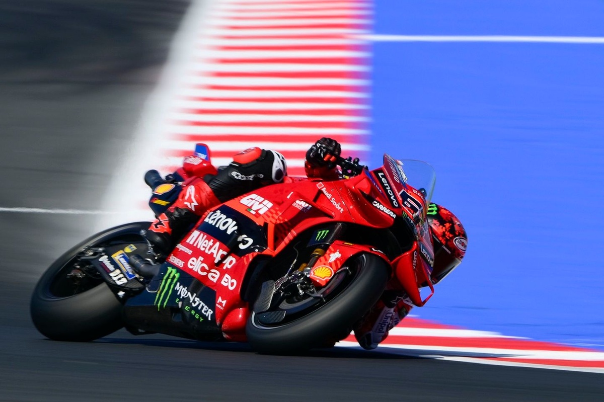 Bagnaia sort encouragé d'un 