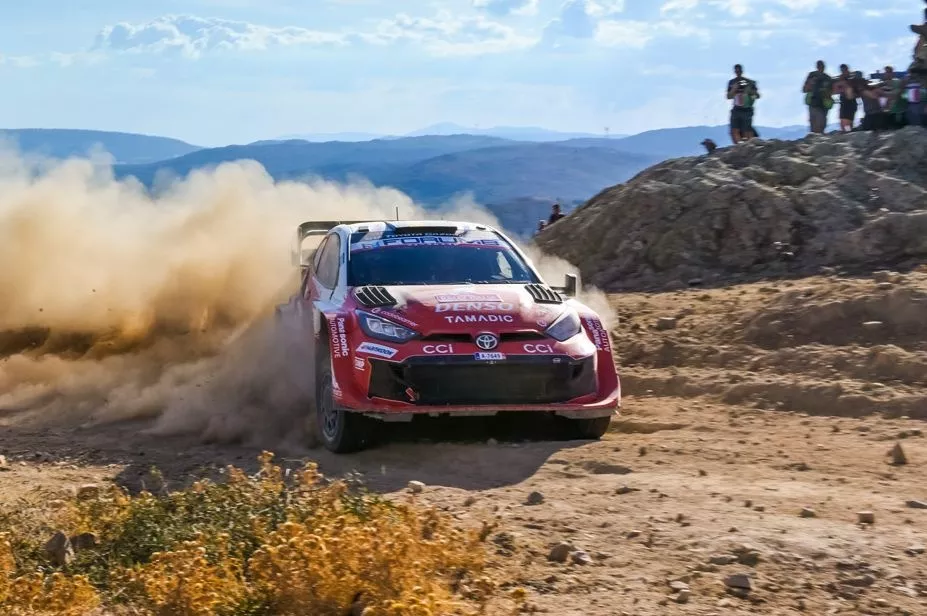 Oliver Solberg, Elliott Edmondson, Toyota Gazoo Racing WRT Toyota GR Yaris Rally1