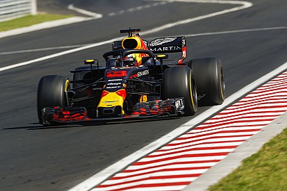 Ricciardo: "Dei espaço suficiente para Bottas”
