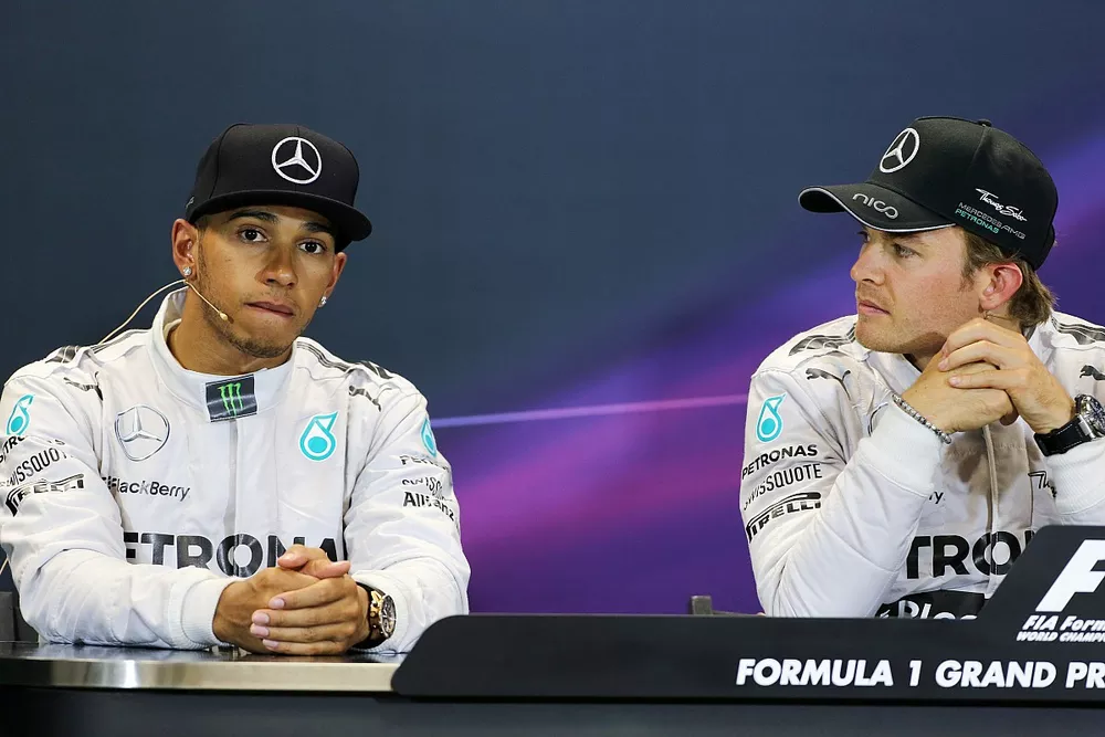 Conf&eacute;rence de presse : le vainqueur Nico Rosberg, Mercedes F1, et Lewis Hamilton, Mercedes F1 W05