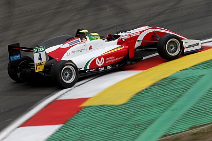 F3 Nurburgring: Schumacher pole'de!