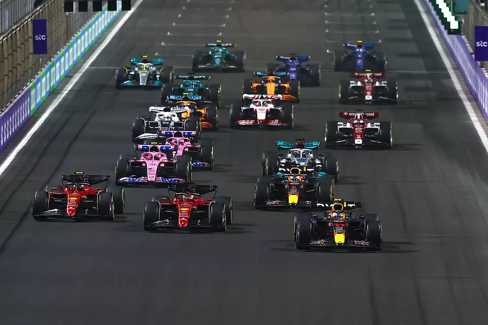 Sergio Perez, Red Bull Racing RB18, Charles Leclerc, Ferrari F1-75, Max Verstappen, Red Bull Racing RB18, Carlos Sainz Jr., Ferrari F1-75