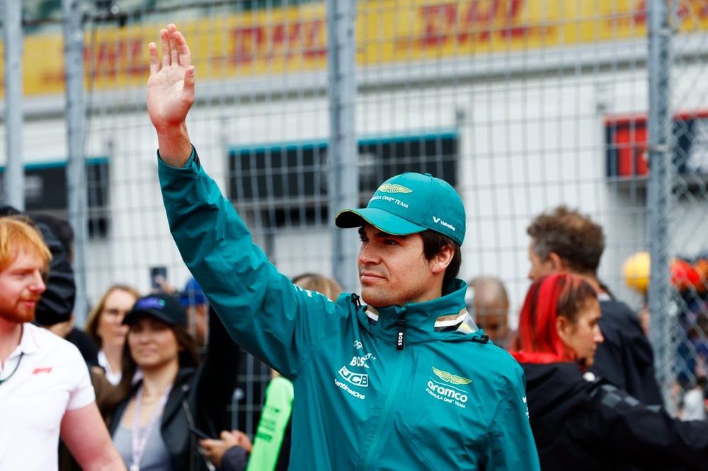 Lance Stroll, del equipo Aston Martin F1, desfile de pilotos. 