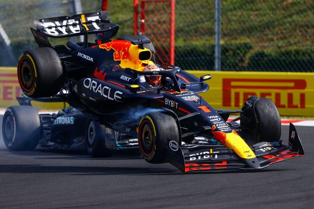 Max Verstappen, Red Bull Racing RB20, Lewis Hamilton, Mercedes F1 W15, zderzenie