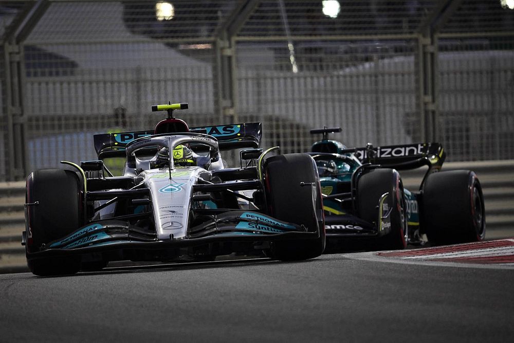 Lewis Hamilton, Mercedes W13, Lance Stroll, Aston Martin AMR22