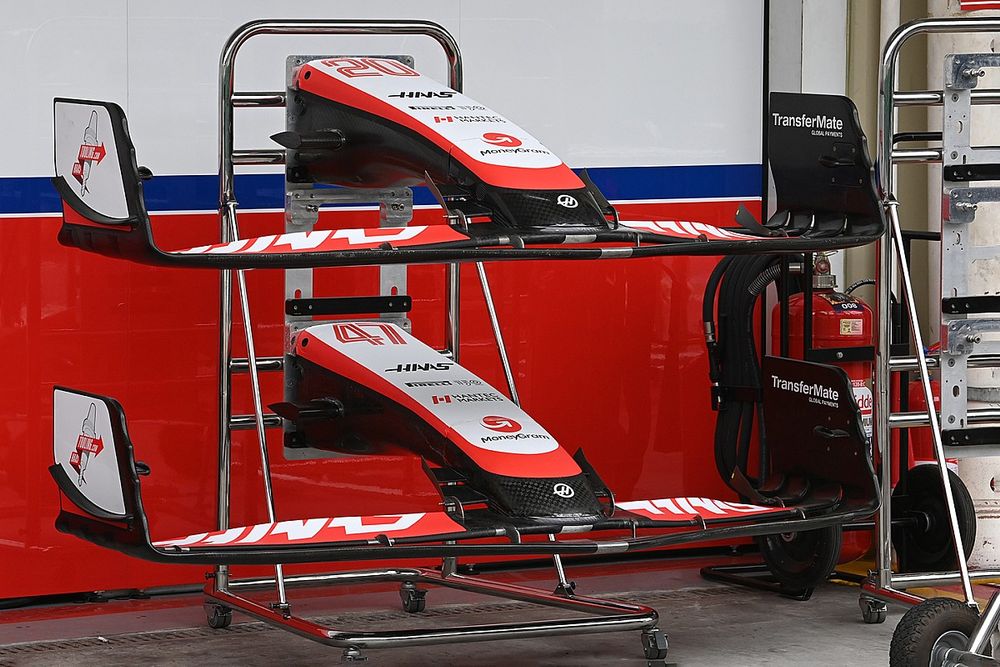 Haas VF-22 nose and front wing detail